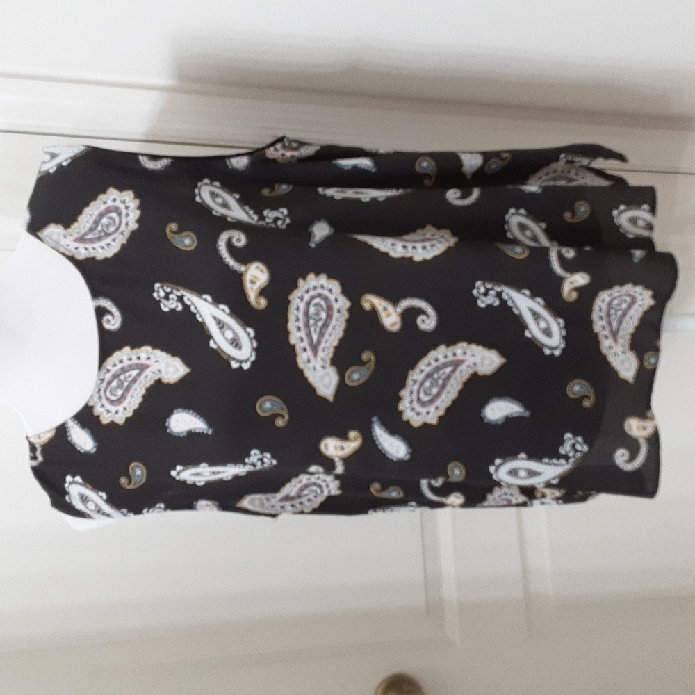 LOFT Outlet Size L Black with Paisley Pattern Sleeveless Blouse, Exc. Used Cond.